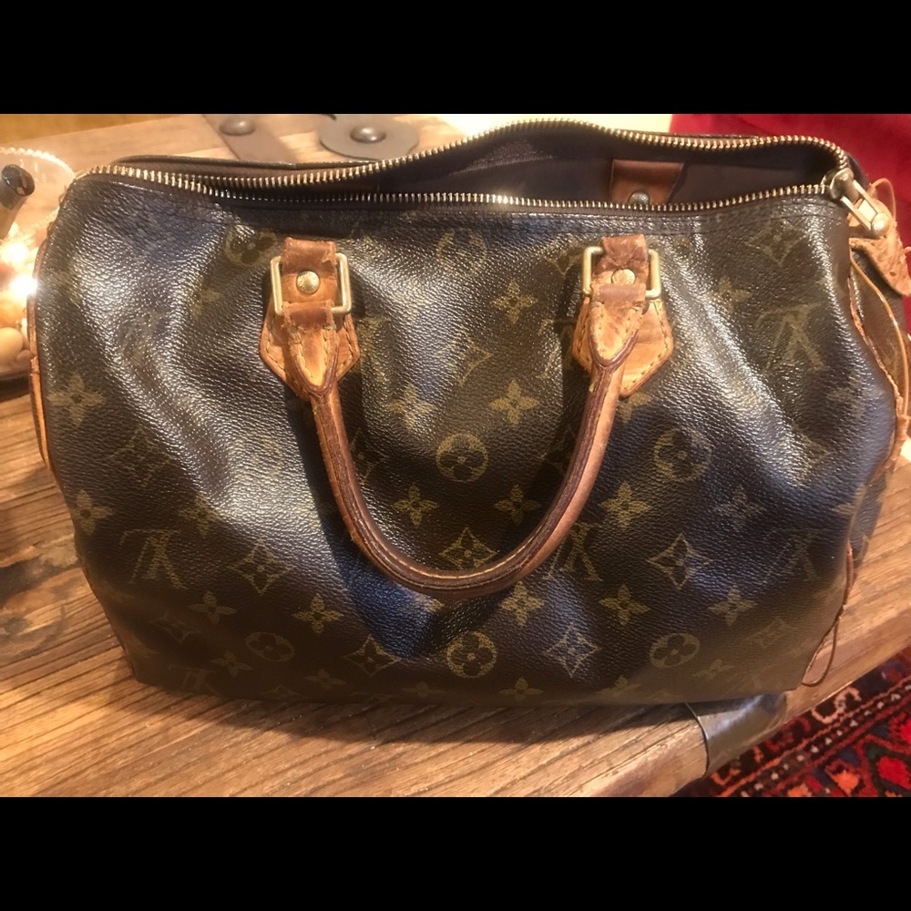 Louis Vuitton Speedy 30